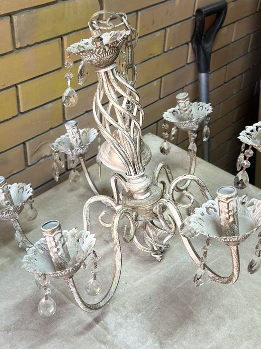 Люстры по 10000