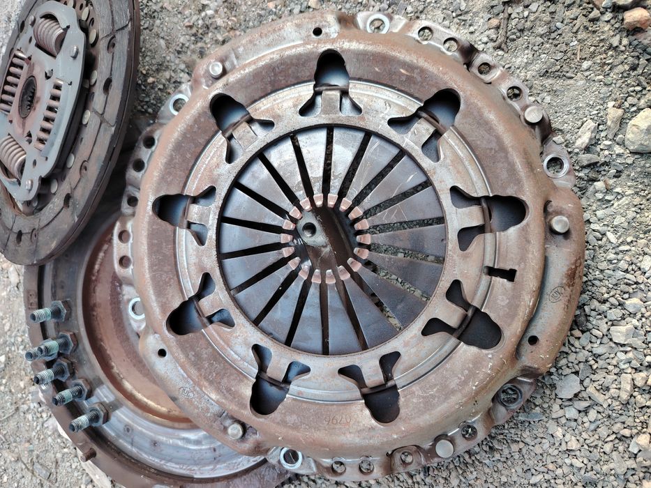 Комплект съединител с маховик за Пежо 207 / 307 / 308 / Peugeot 308 /