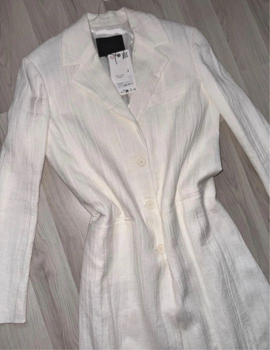 Pardesiu din in zara Xs