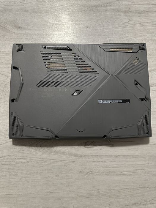 Laptop Gaming MSI Thin | RTX 4050 | i5-12450H Ca si Nou ( Garantie)