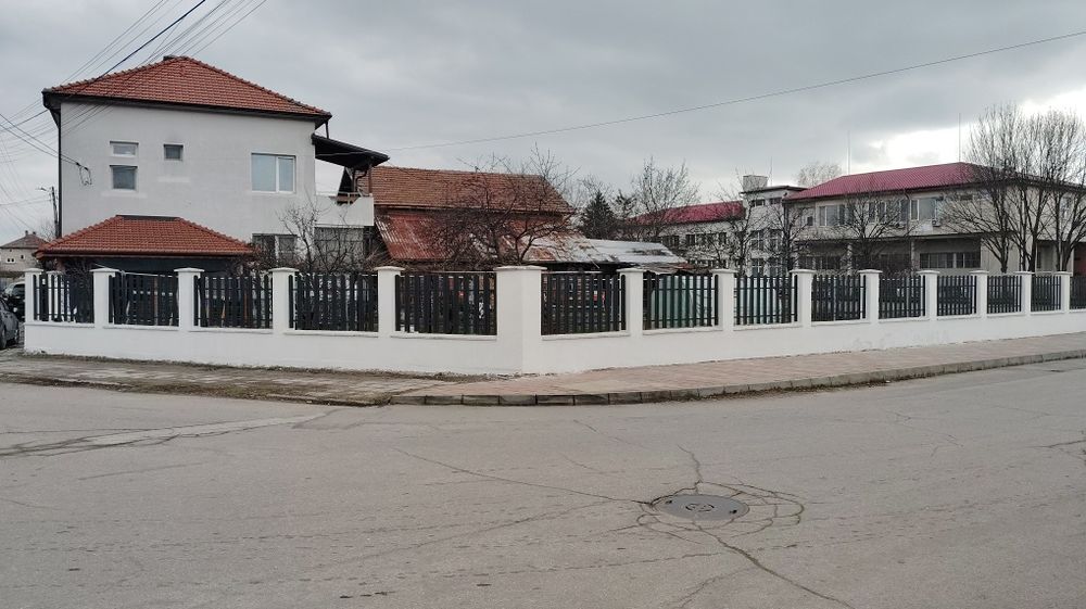 Ограда.  Куфражи и Бетон Камък