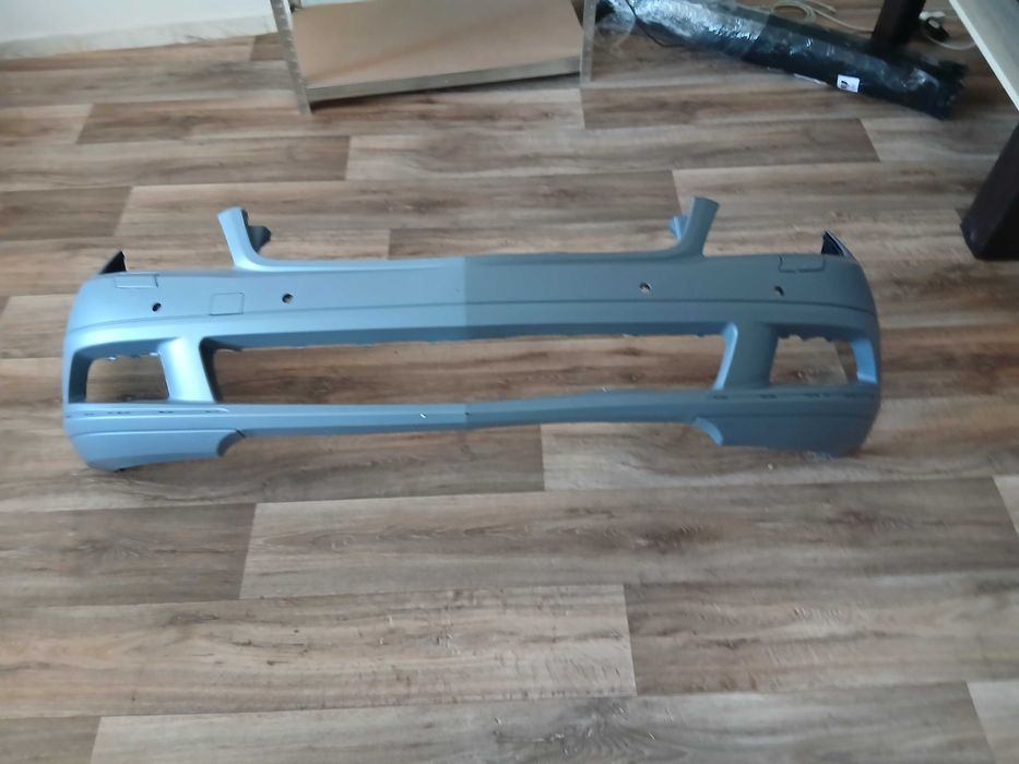 Предна броня Мерцедес W204 НОВА