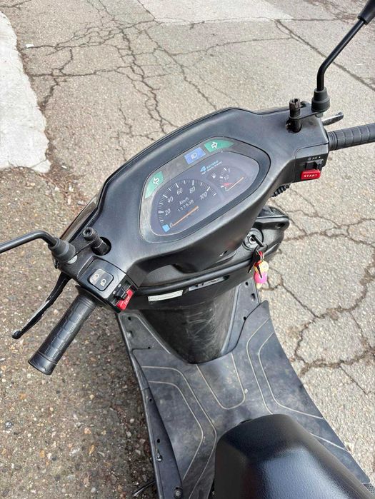 Продавам Yamaha Flamer