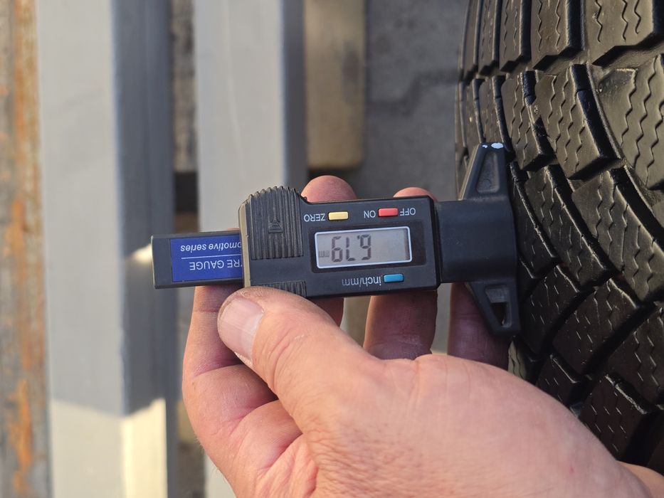 235 55 17  Bridgestone