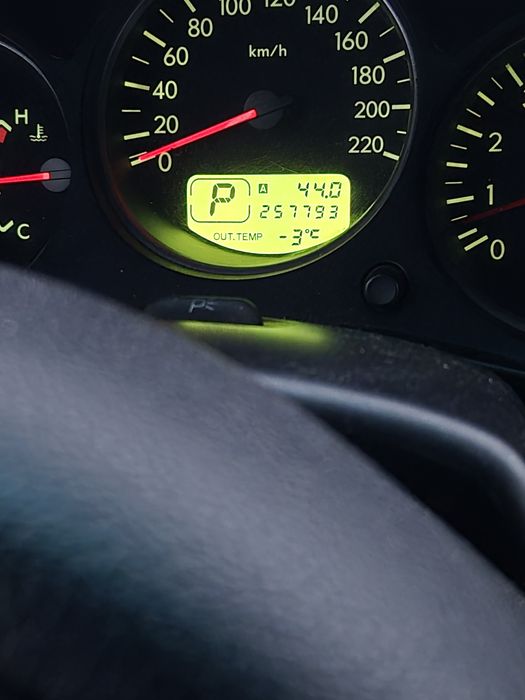 Продавам Субару Форестер