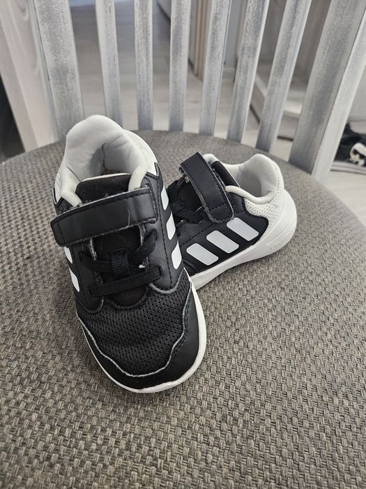 Детски маратонки Adidas за момче 23 номер
