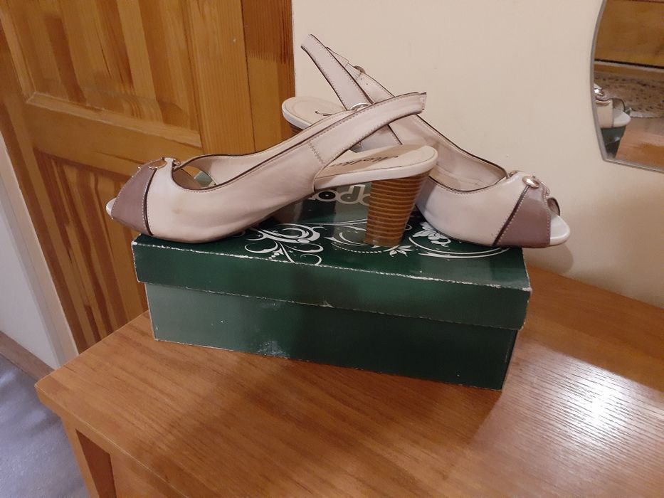 Продам обувь в хорошем состоянии