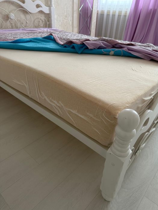 Продается кровать малайзийская