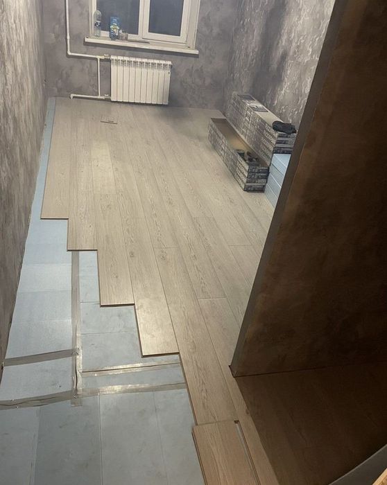 Поклейка обоев и укладка ламината