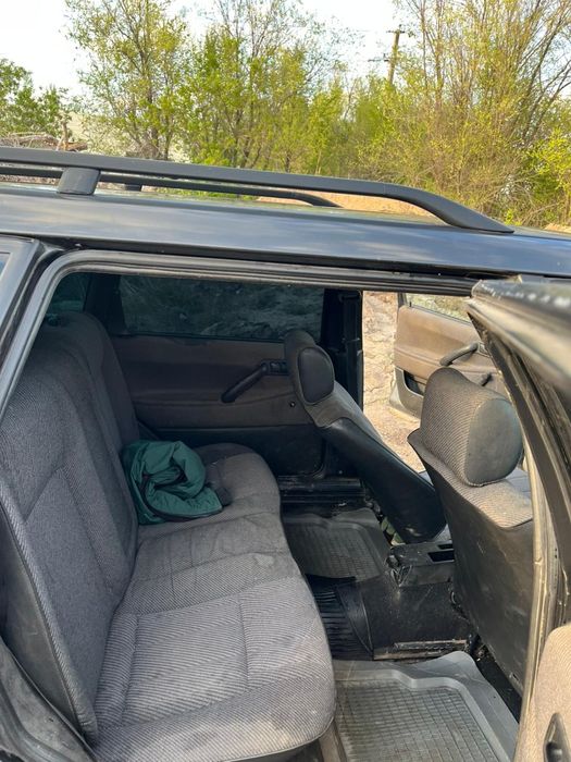 Продам машину пассат б3 универсал