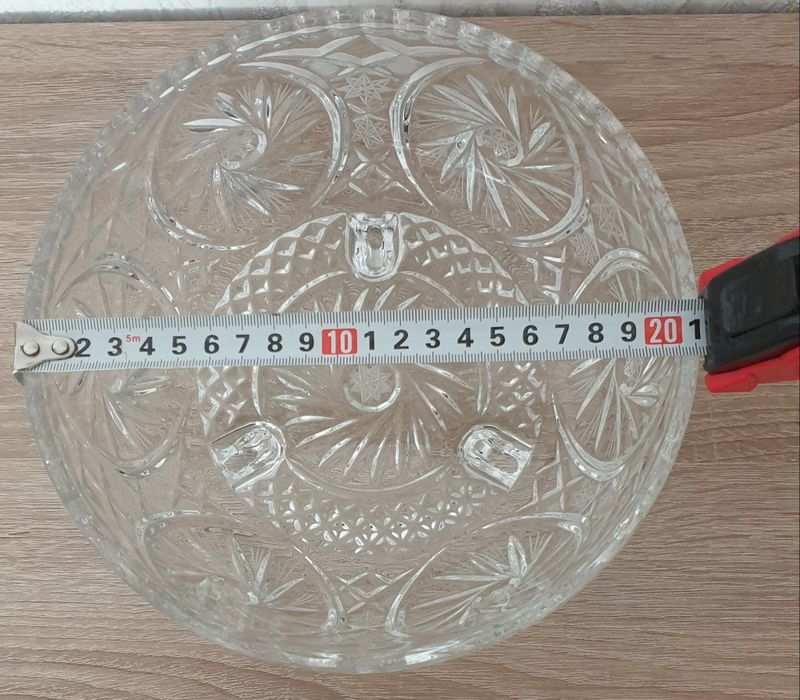 Кристални купи с крачета и без крачета