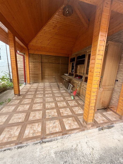 Inchiriez casa zona centrală!