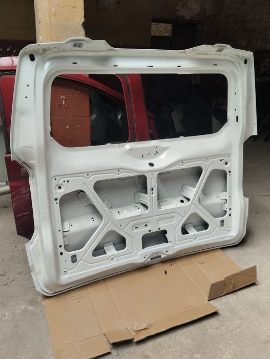 Задна врата багажник за VW transporter 2025/2026год