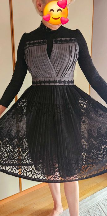 Rochie din dantelă, mărime M-L, nepurtată, nouă, fără etichetă.