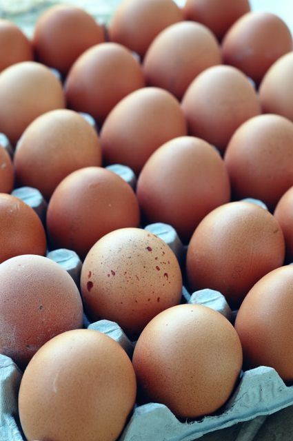 Яйца домашние куриные.