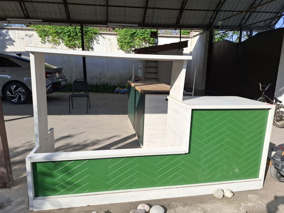 Продается стол / торговая стойка