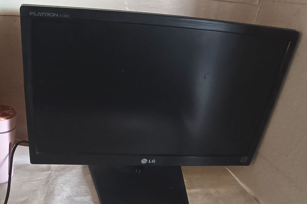 LG1942 монитор сотилади