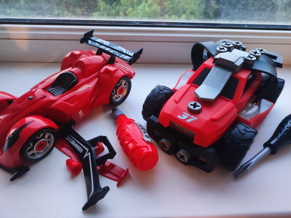 Машины - конструкторы 2 шт