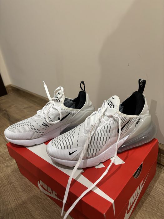 Продавам Nike Air max 270