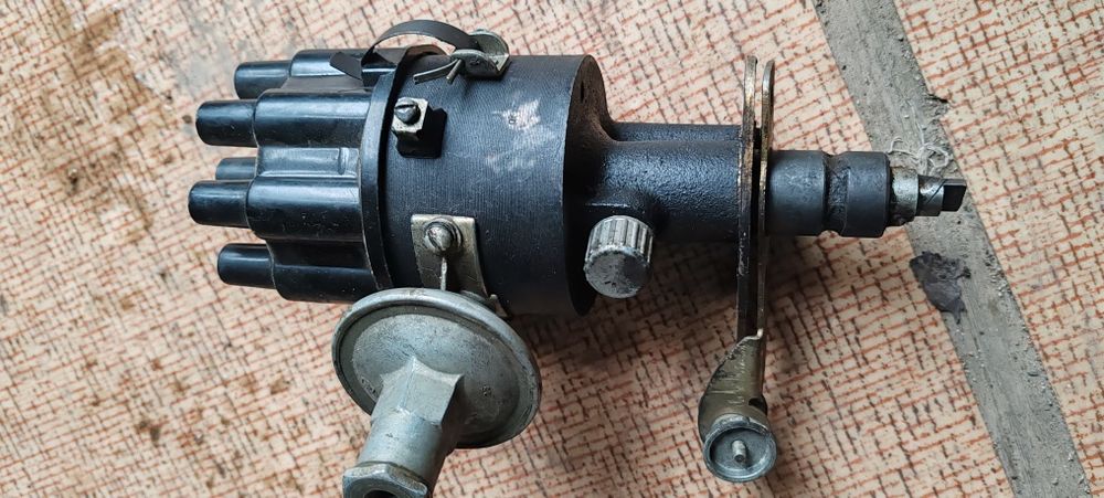 Трамлер контактный  трамблер ЗИЛ 130 новый советский