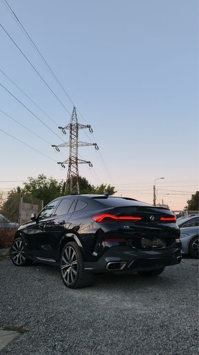 Bmw X6 M50i 530 cp