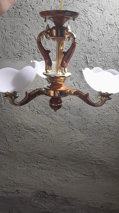 Продам люстру трёхрожковую