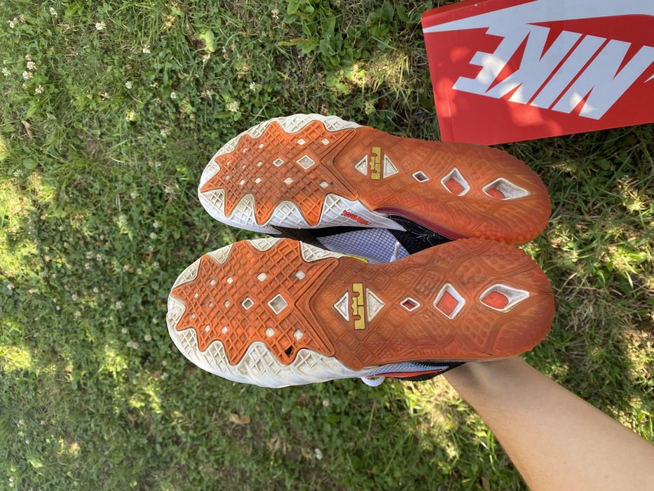 Vând adidași Nike limited edition