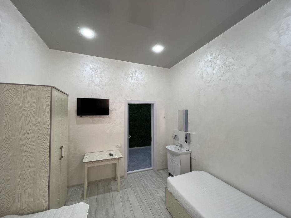 Бино сотилада ичидаги барча  жихозлар билан 240