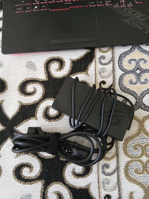 Asus ROG STRIX G15 G512LI. Б/у.