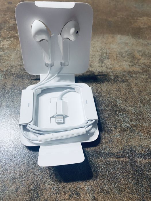 Casti originale Apple