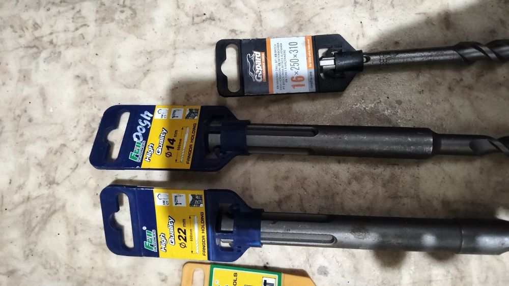 Продам бур  на перфоратор, сверла.