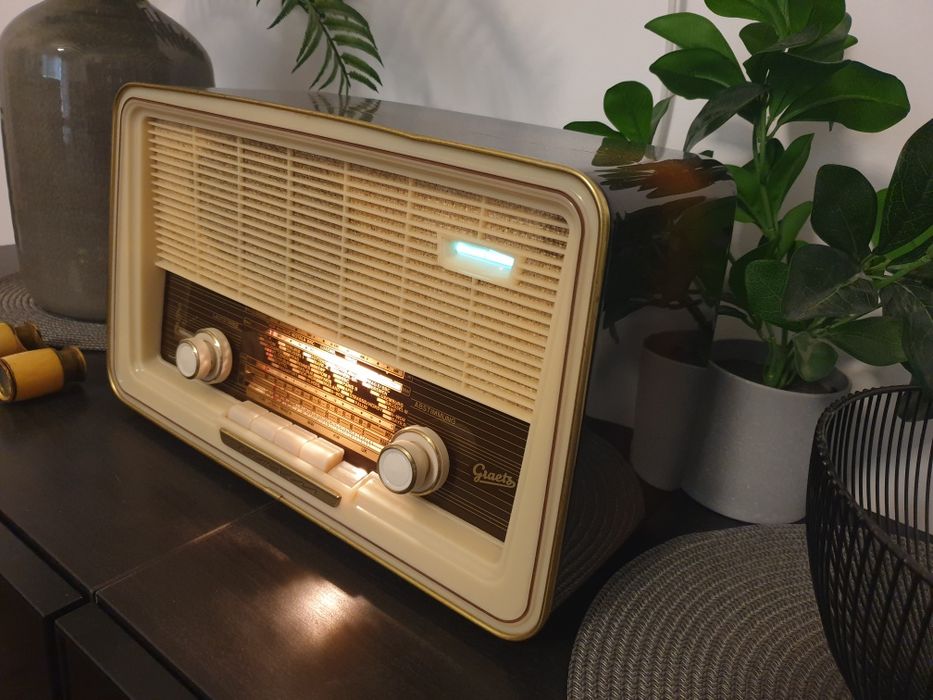 Graetz Komtess 811 Radio Lampi