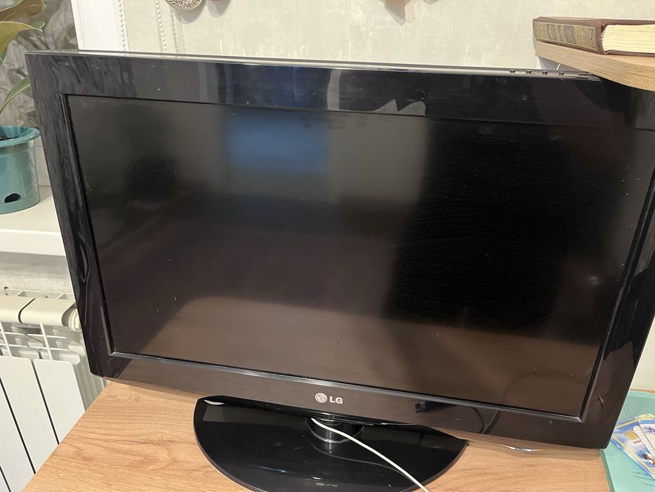 Продам телевизор LG