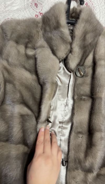 Шуба натруальная продам