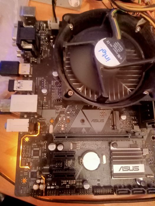 Материнская плата комплект плюс процессор планка ,кулер процессора