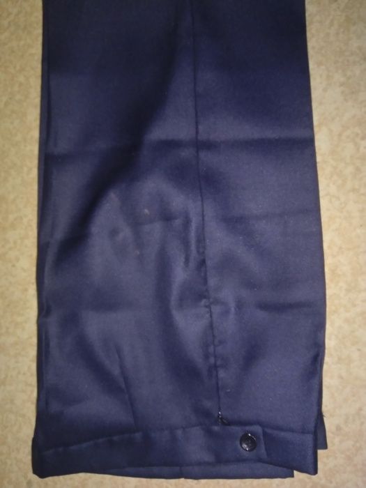 Продам женские классические брюки