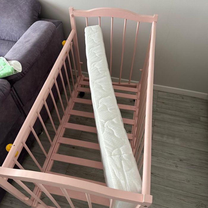 Продам детскую кроватку