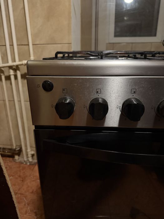 Aragaz zanussi pe gaz cuptor gaz si rotisor