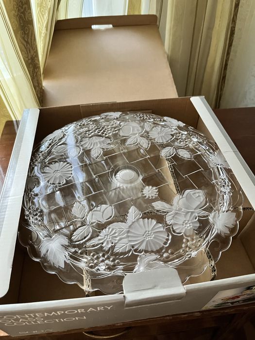 Тарелка для торта на ножке