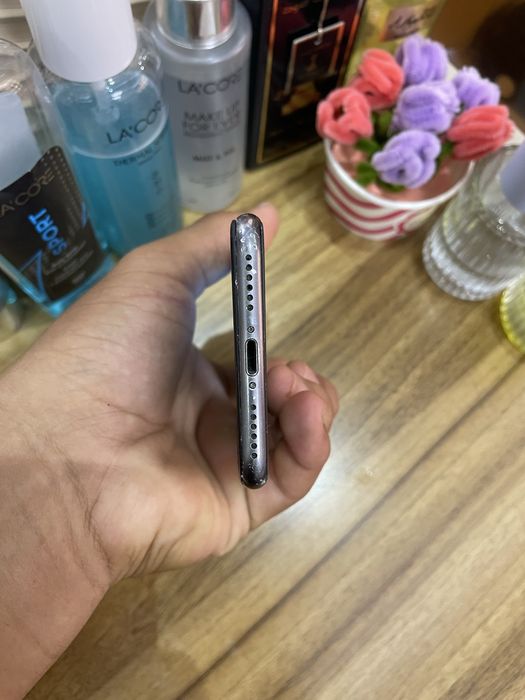 iPhone 8 64gb Tinniq