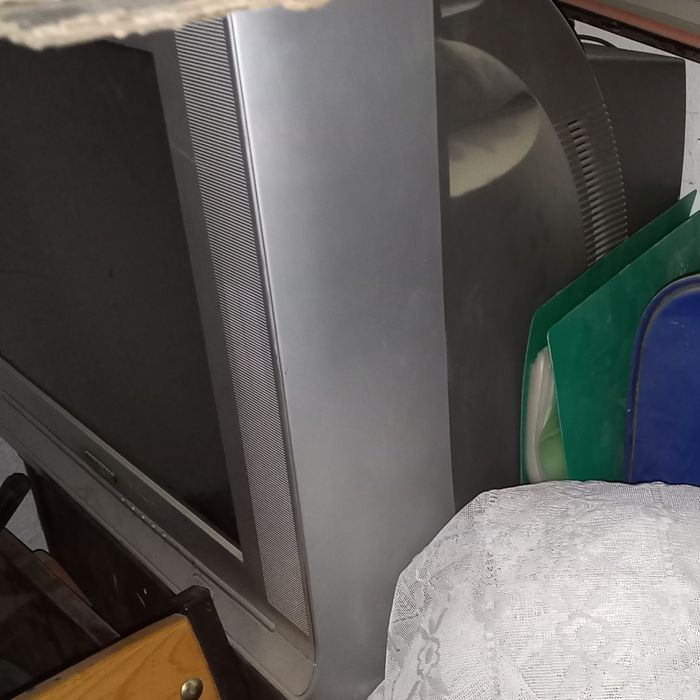 Телевизор в рабочем состоянии