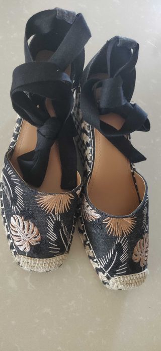 Нови Кожени чехли H&M, еспадрили Dorothy Perkins