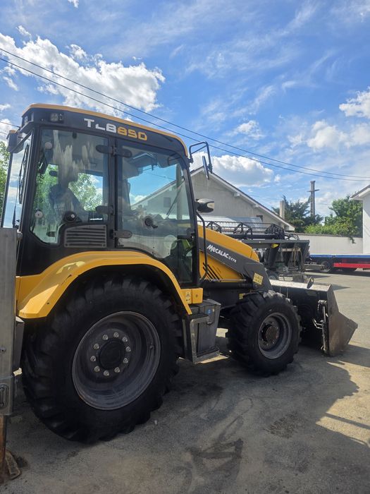 Buldoexcavator Mecalac