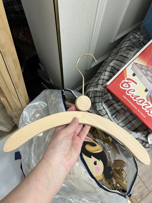 Вешалки деревяные