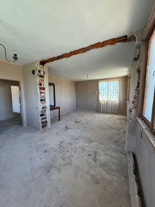 Масивна Къща до гр Ямбол