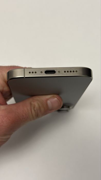 16 pro 256gb 95% baterie