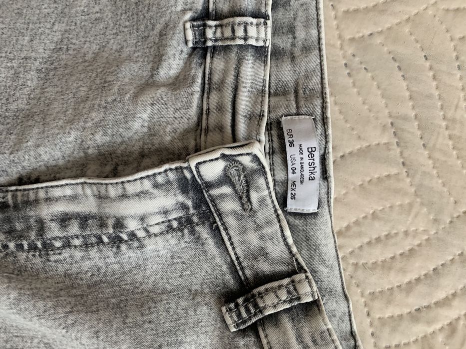 Дамски дънки -Bershka .