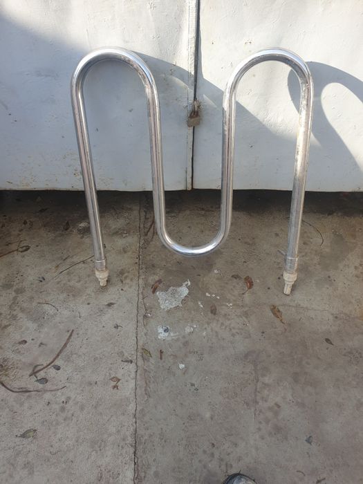 Продам телевизор с тумбочкой