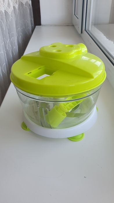 Ручной измельчитель овощей