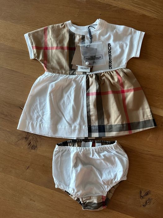 Рокля и гащички, Burberry